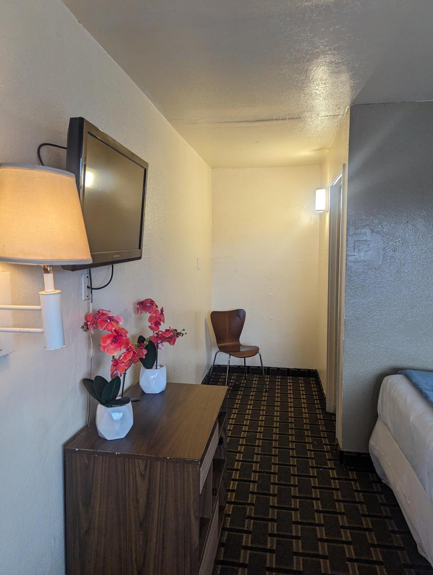 Southern Comfort Hotel Tulsa Exterior photo